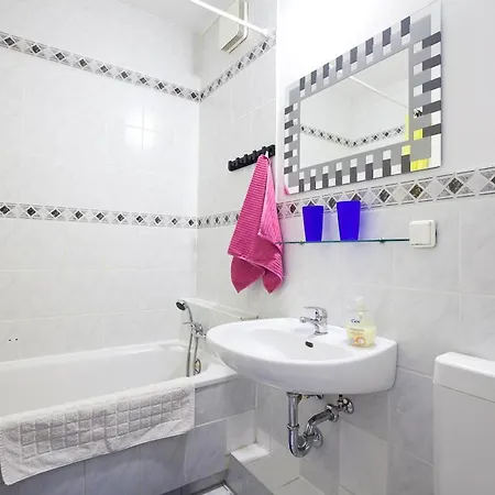 Park & Alex 4 2 Bathrooms 2 Kitchen *