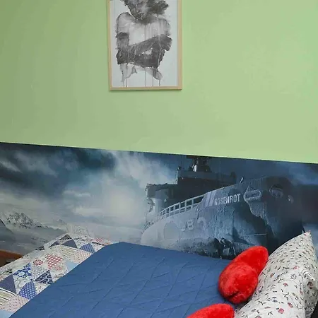 Park & Alex 4 2 Bathrooms 2 Kitchen 아파트