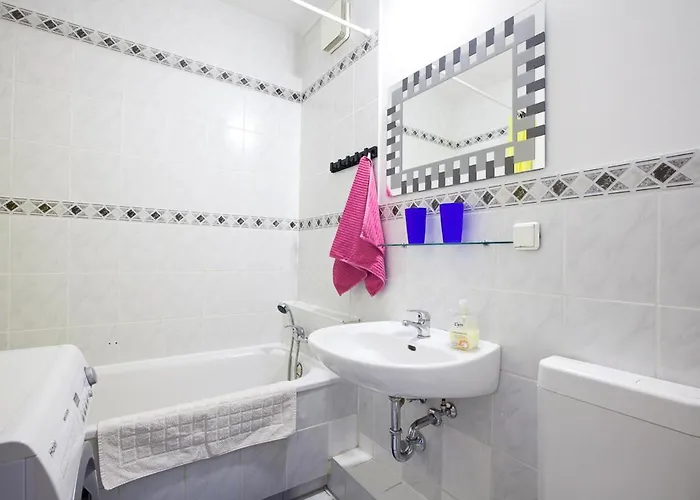 Park & Alex 4 2 Bathrooms 2 Kitchen *