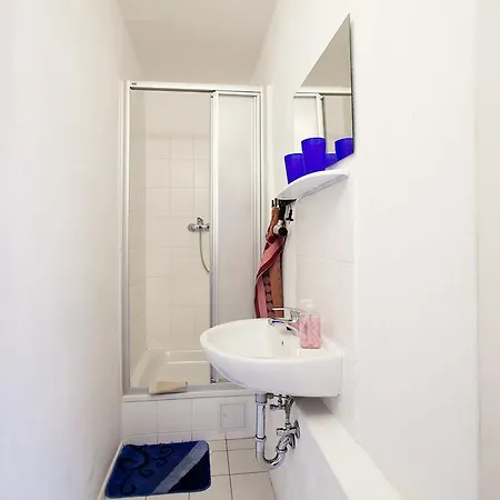 Park & Alex 4 2 Bathrooms 2 Kitchen شقة برلين
